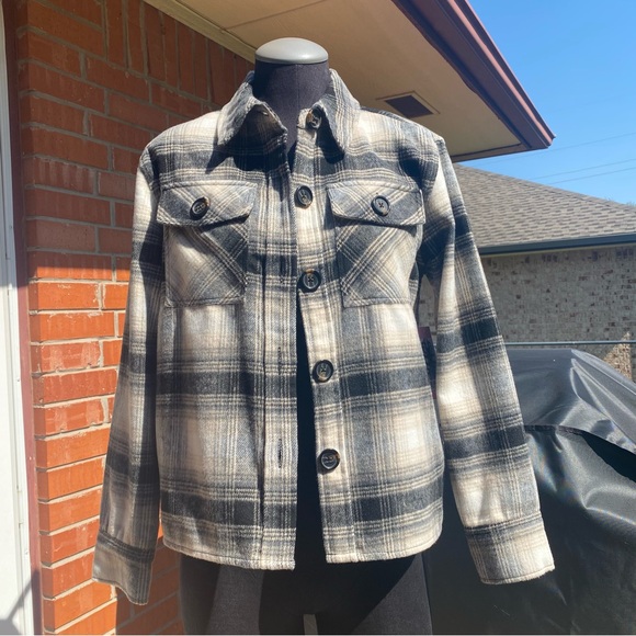 BB Dakota by Steve Madden Boxy Shacket - Picture 3 of 9